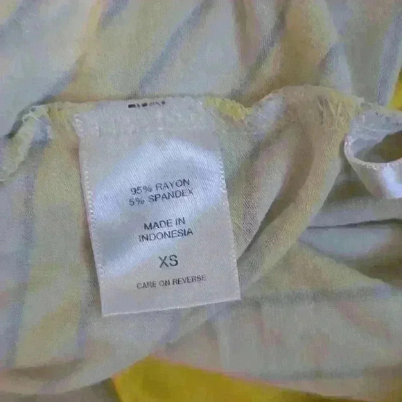 - 🌻NWOT NEW YORK & CO TOP - Picture 5 of 5